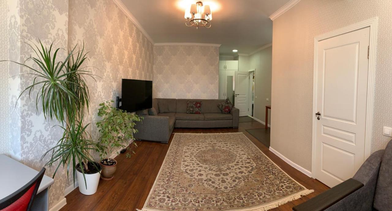Жк Весна Apartamento Almaty Exterior foto